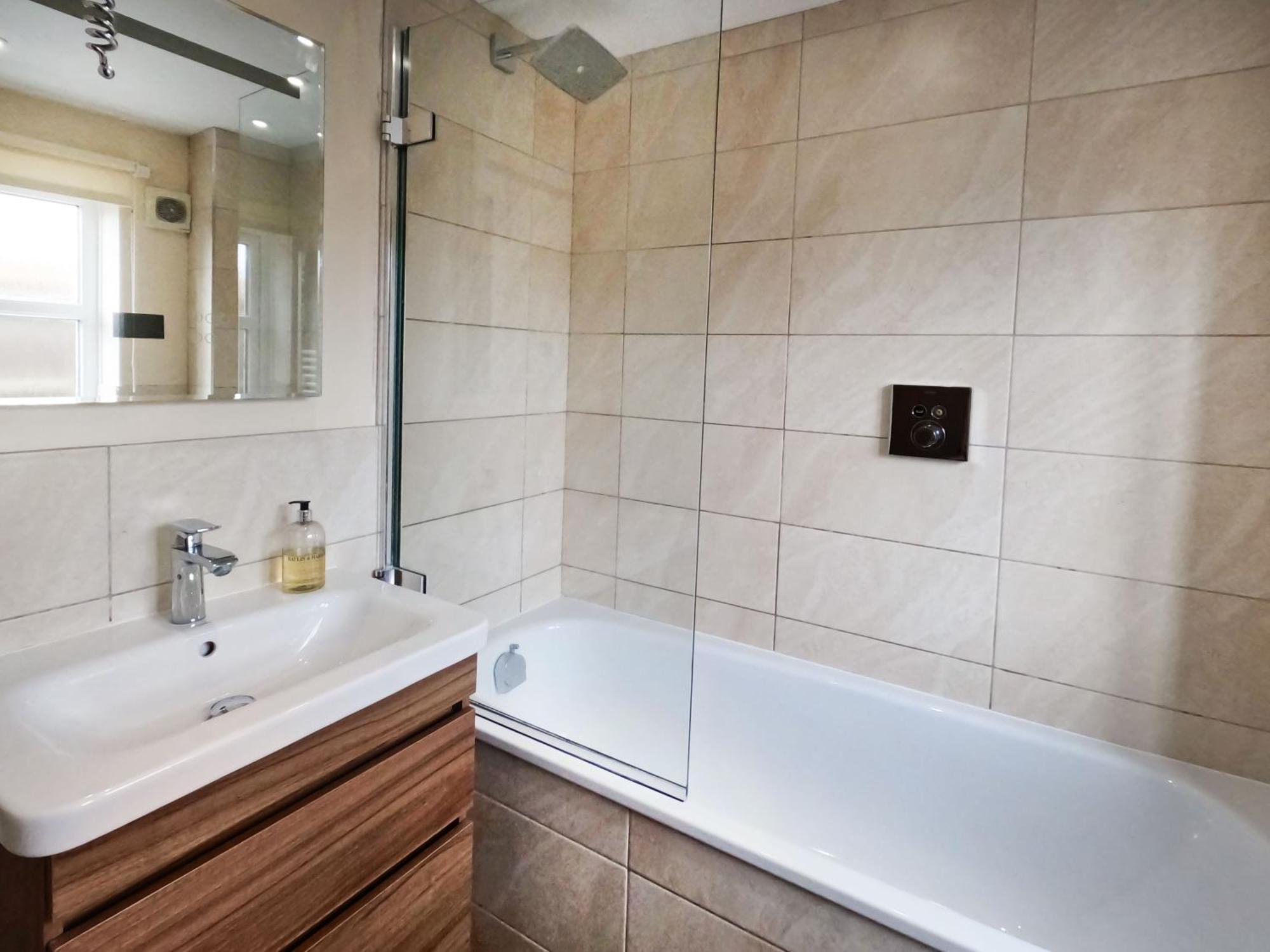 Relaxing Townhouse In The Heart Of Bridport Villa Екстериор снимка